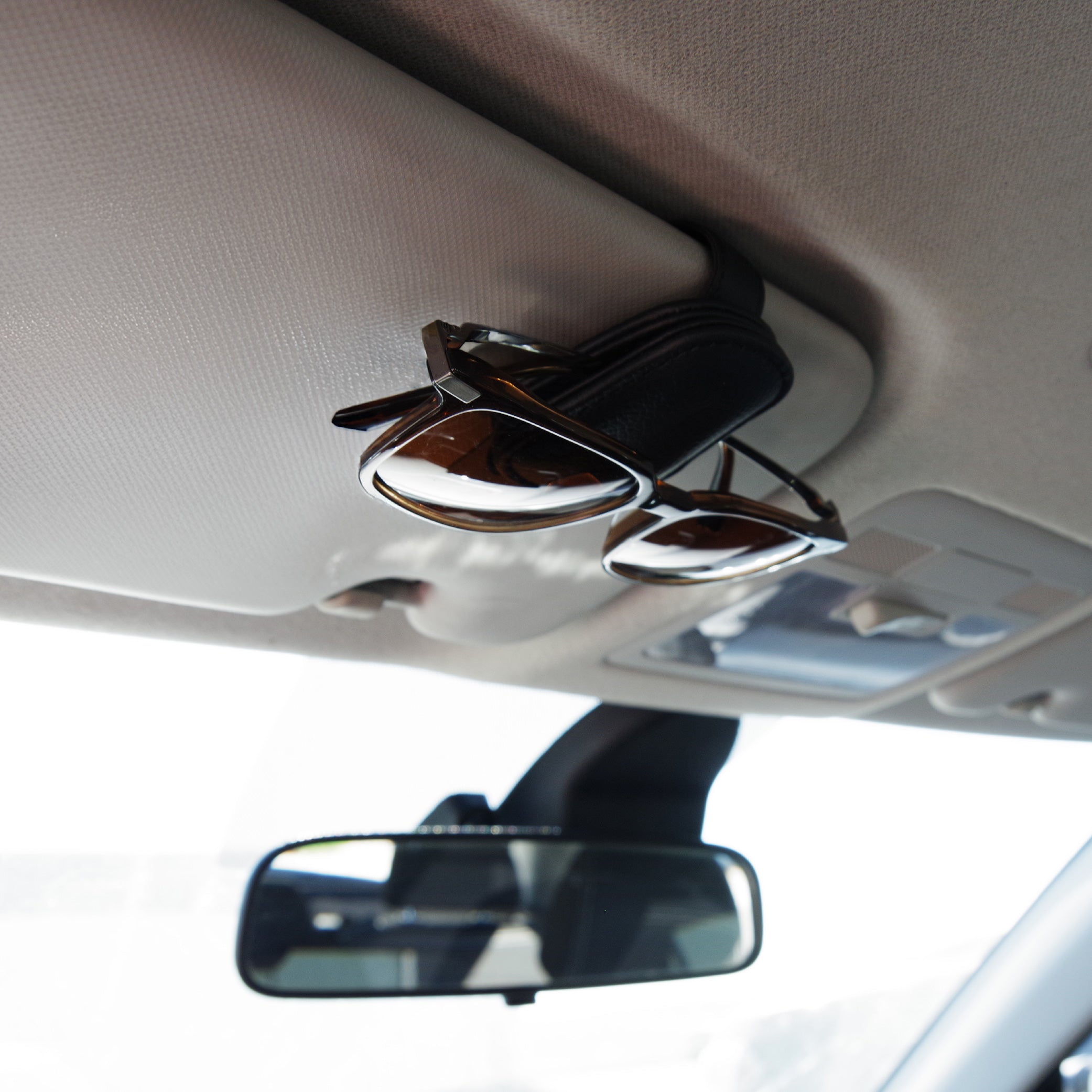 Small magnetic car sunglass case